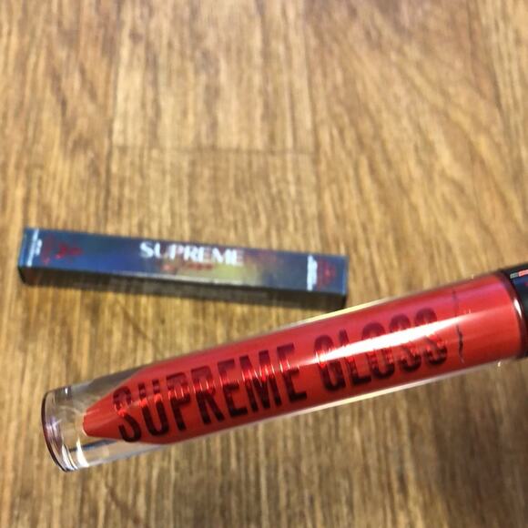 Jeffree Star Supreme Full Pigment Lip Gloss in Brilliant Shade Matte Bright Red - Picture 2 of 6